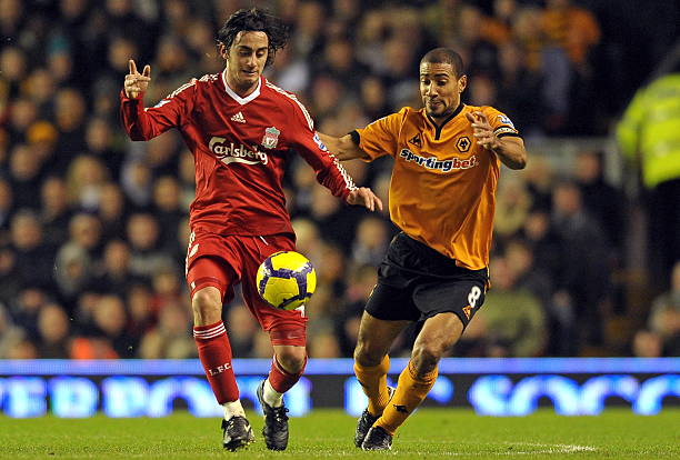 他曾效力于 他曾效力于